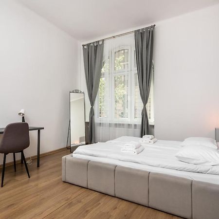 2 Bedroom Apartment - 10' Walk to the Main Square&Kazimierz Krakau Buitenkant foto